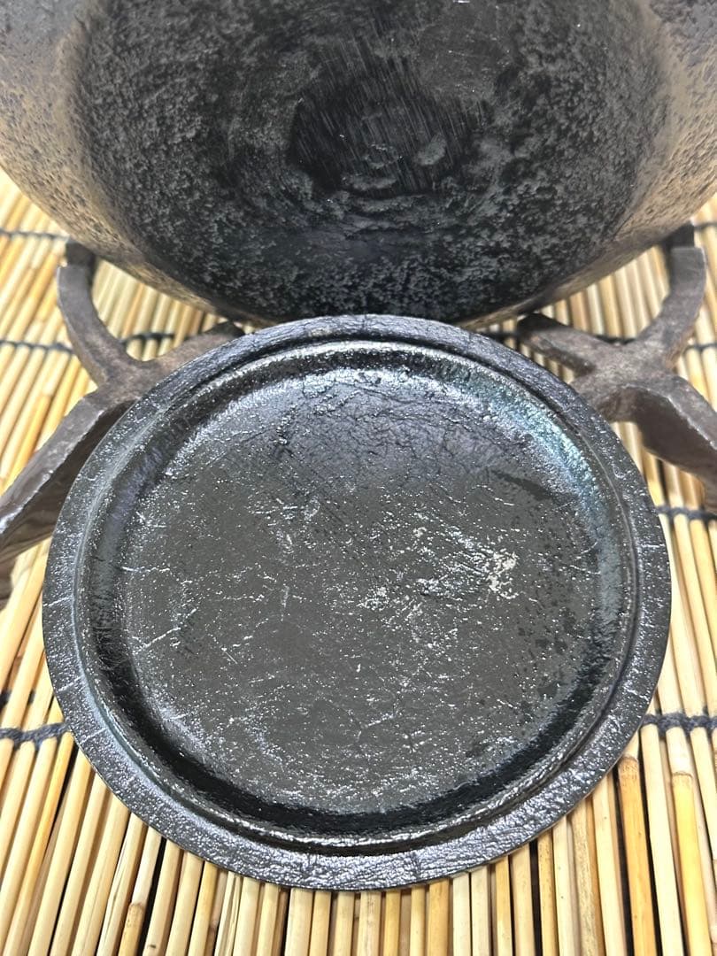 未使用品、供箱、付属品付　南部盛榮堂OIGEN造　算玉アラレ　南部鉄瓶　南部鉄器