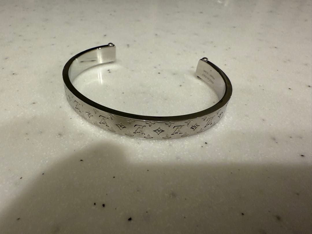 ルイヴィトン　バングル マンシェット モノグラムボールド