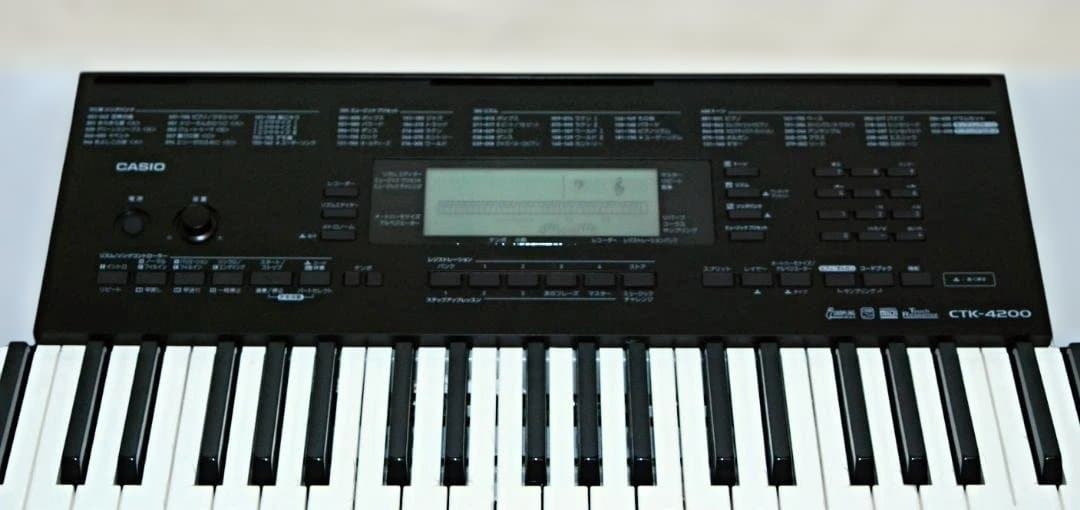 CASIO 電子キーボード 電子ピアノ CTK-4200 61鍵盤 シルバー