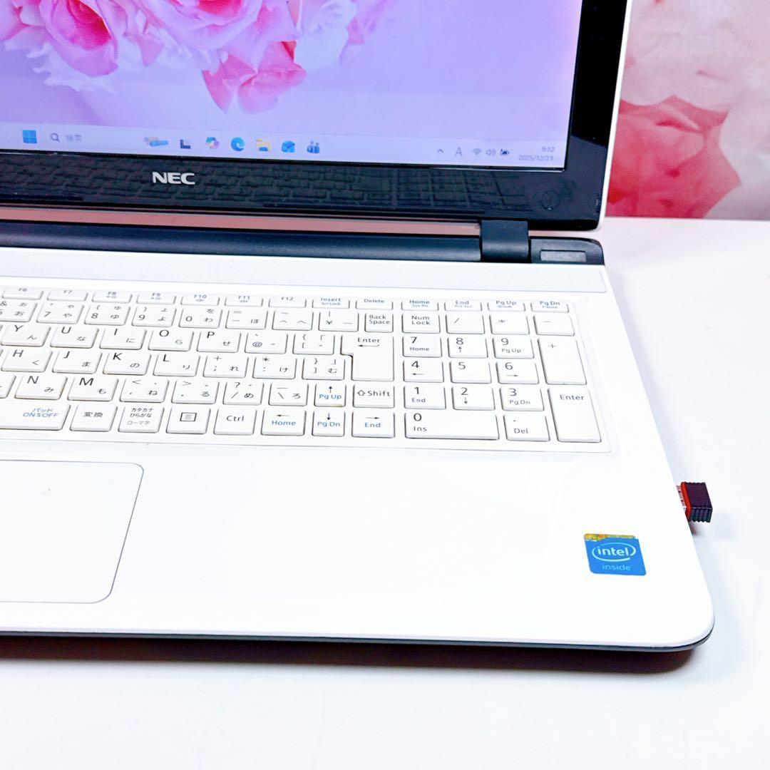 新品高速SSD✨windows11 カメラ付ノートパソコン オフィス 薄型 白