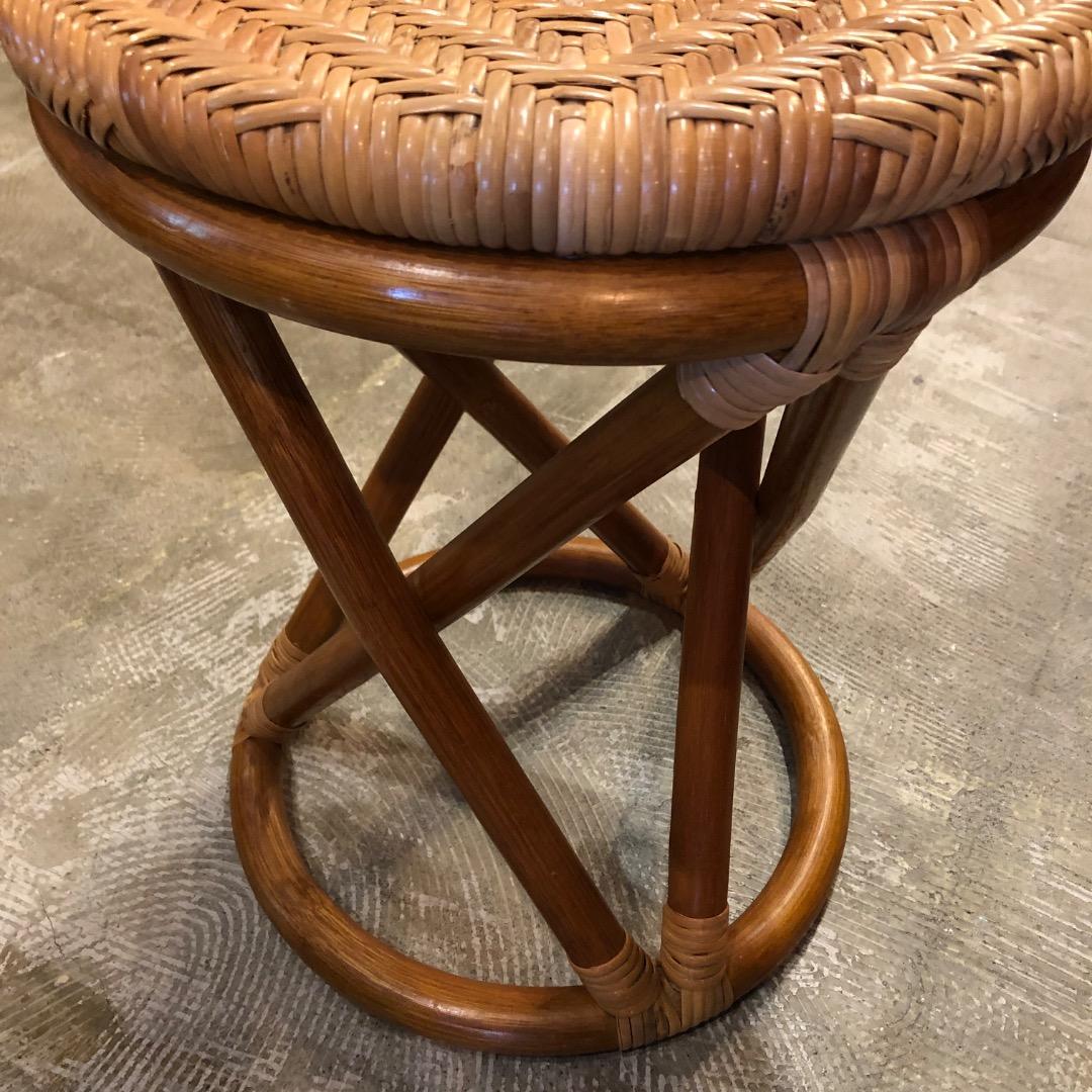 ラタン円形スツール クロス脚デザイン　ラタン家具　椅子　腰掛け　ラタン椅子