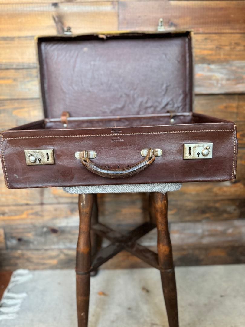 イギリス製　ビンテージトランク