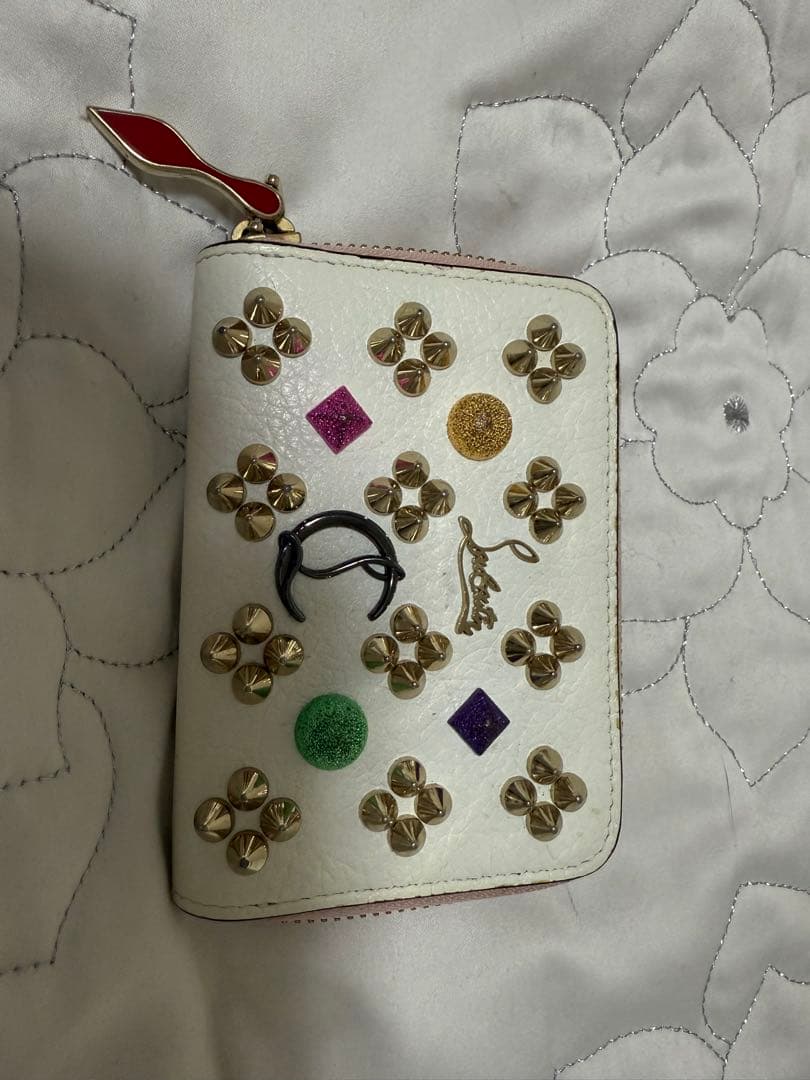 クリスチャンルブタン ケース