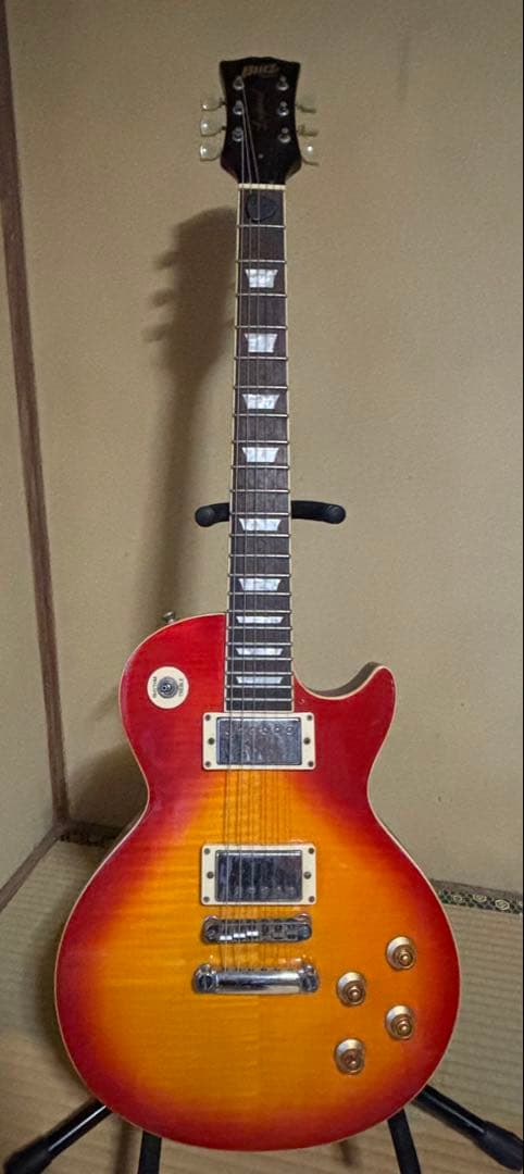 レスポールスタイル エレキギター ケース付き【中古品】