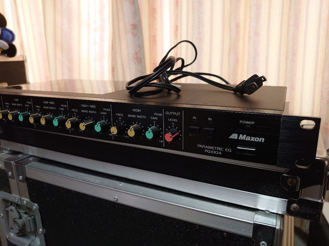Maxon PQ-1004 パラメトリックイコライザー