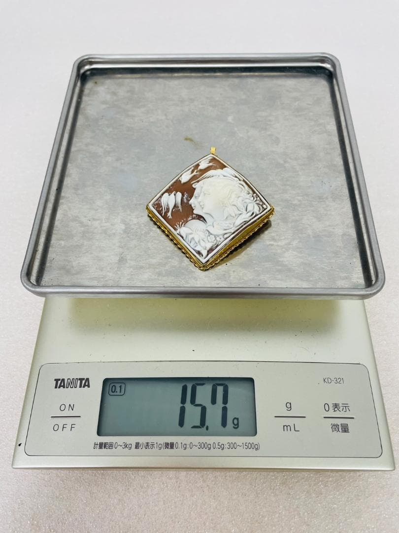 ⭐️良品⭐️K18　シェルカメオ　ブローチ　ペンダントトップ　女性　横顔　鳥