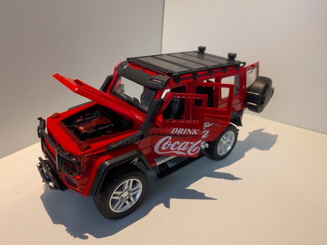 コカ・コーラ仕様！ベンツ Gクラス 1/24 ミニカー ゲレンデ 赤 点灯 音