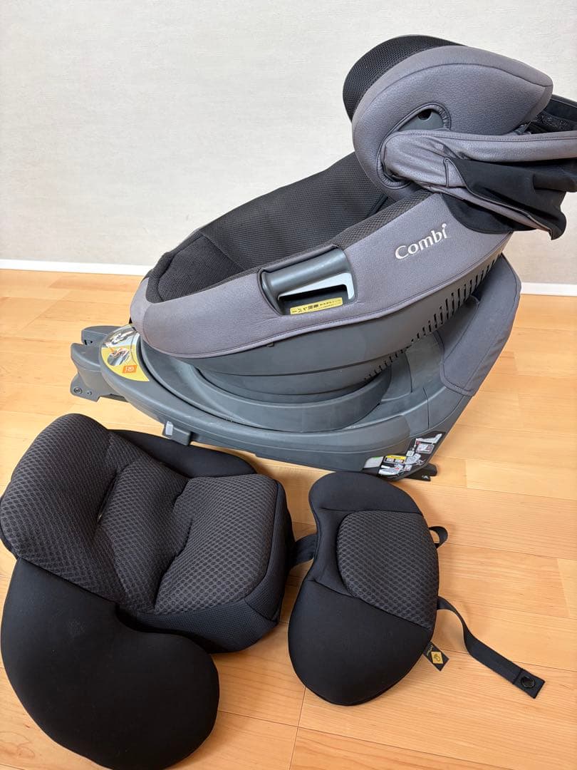 【⠀】Combi 車用チャイルドシート グレー