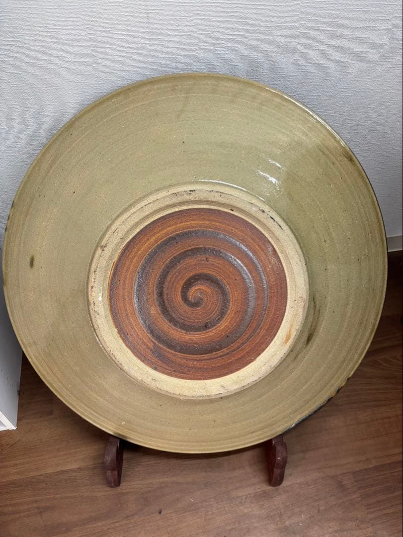 特大サイズ！小鹿田焼？小石原焼？大皿 オブジェ 飾り皿 木製皿立て付き