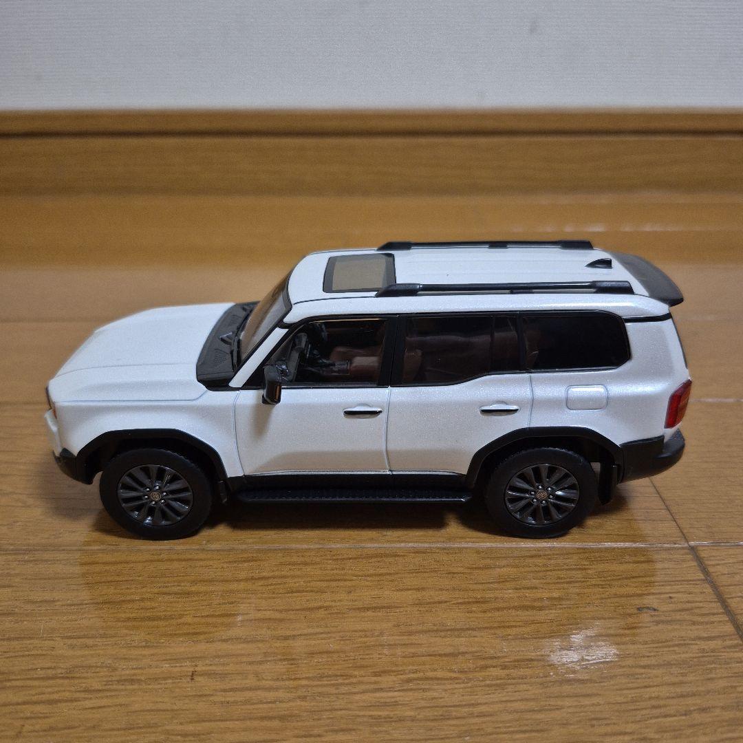 ランドクルーザー２５０　1/30色見本ミニカー【店頭展示用】