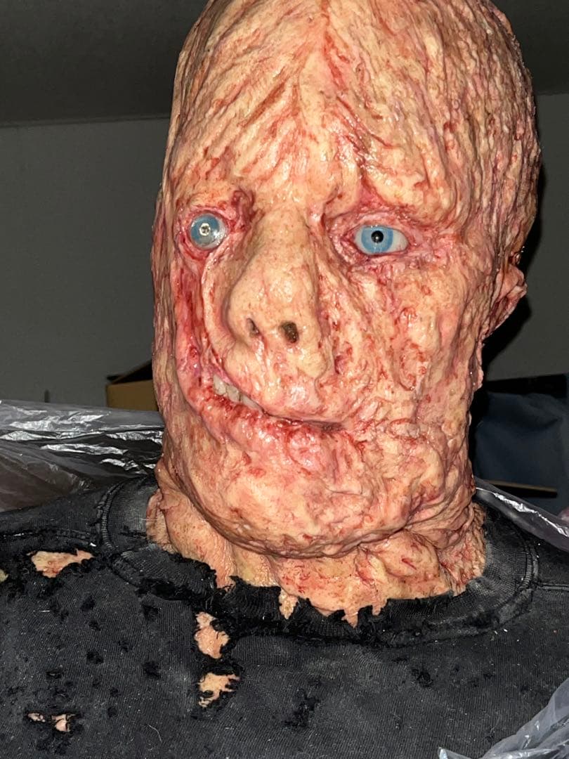 ホラー映画　バーニング　クロプシー　ライフサイズバスト　胸像