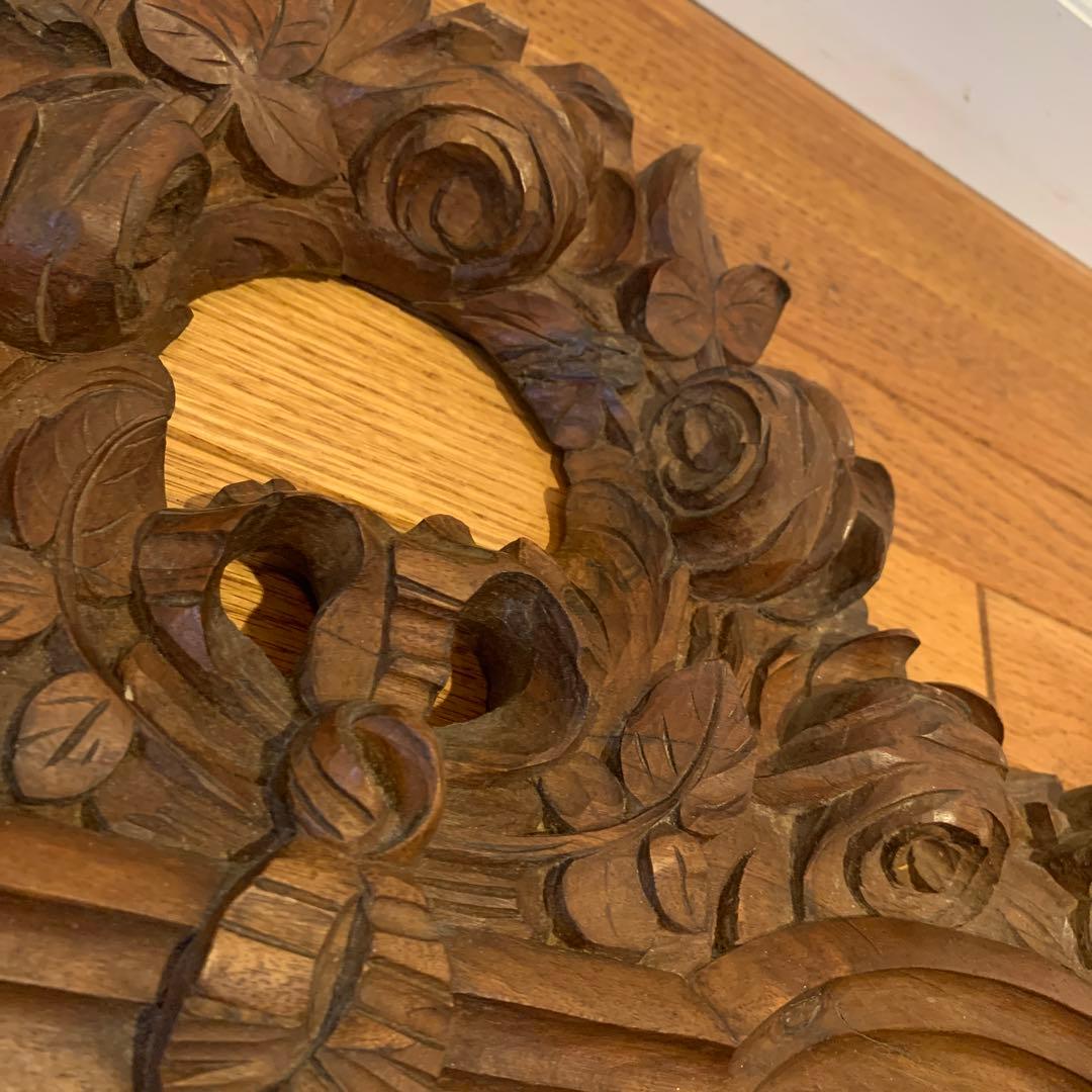 フランスアンティーク　家具装飾　重厚なバラとリボン