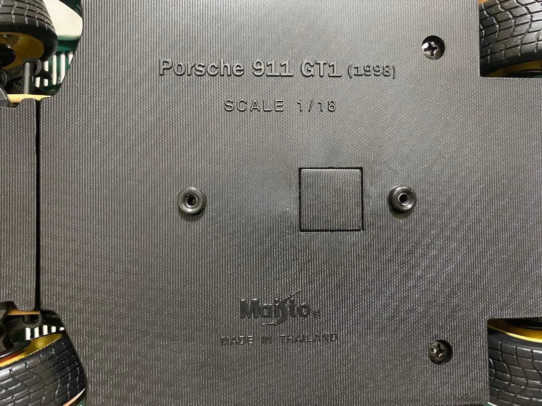 ミニカー Maisto PORSCHE 911 GT1 (1998) 1/18