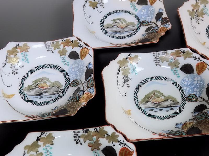 九谷　色絵　草花に蝶の図　角皿　5枚　D597A- BCp