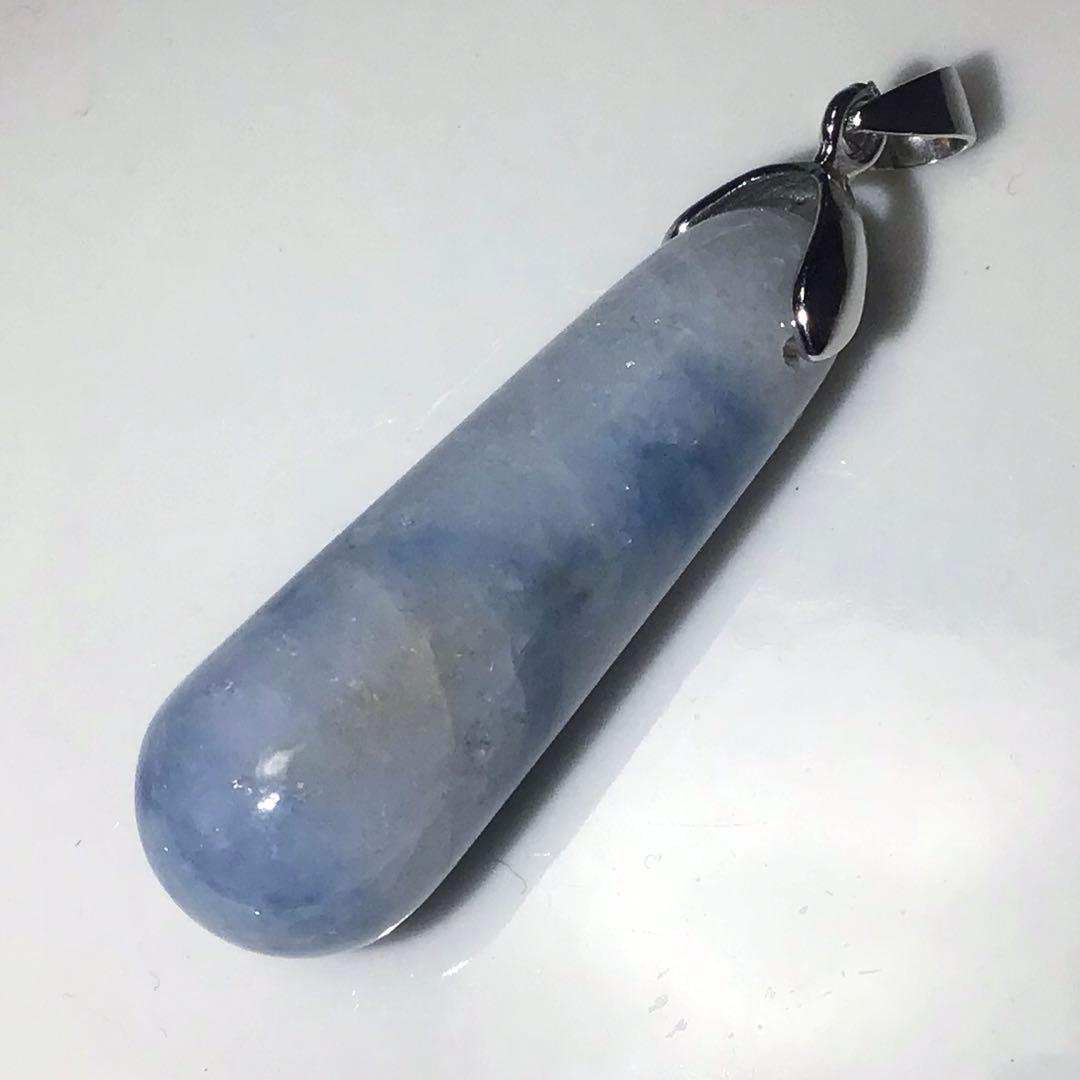 コン沢翡翠　ペンダントトップ　雫型