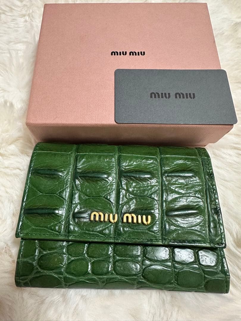 お値下げ¥19000→¥18000MIU MIU グリーン 三つ折り財布