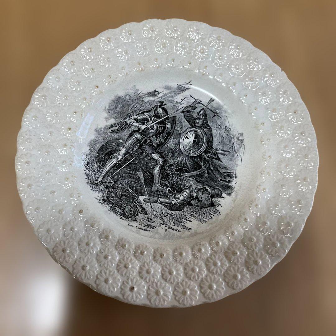 騎士と戦士の戦闘シーン 陶器皿
