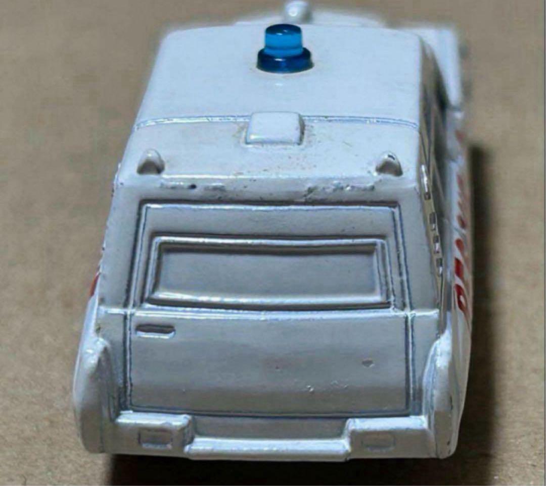 トミカ キャデラック 救急車 アンビュランス