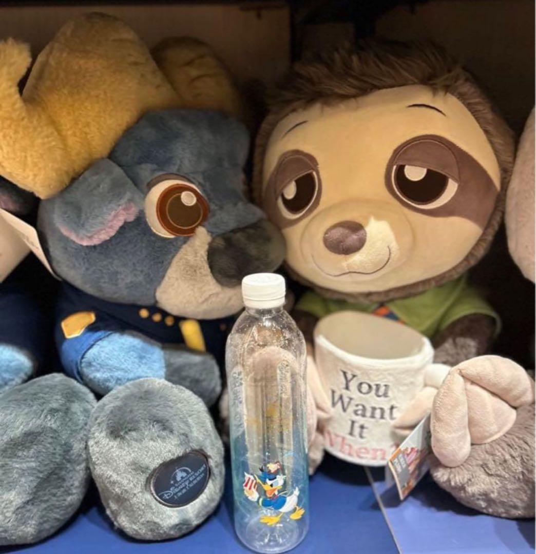 上海ディズニー　ズートピア　ボゴ署長　大きい　ぬいぐるみ　新品タグ付き