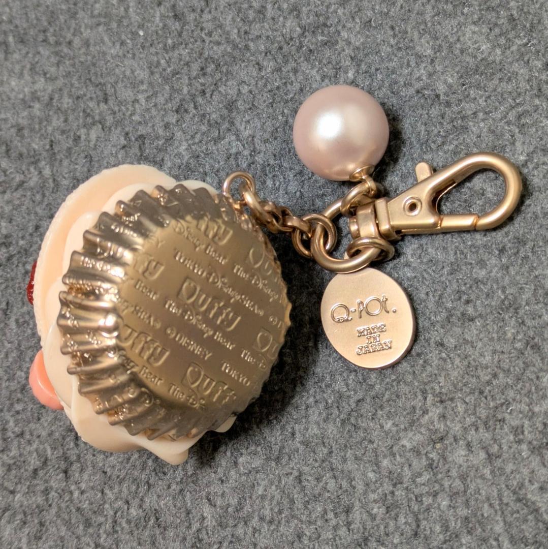 新品 Q-pot. シェリーメイ ラズベリーシェルマカロン バッグチャーム