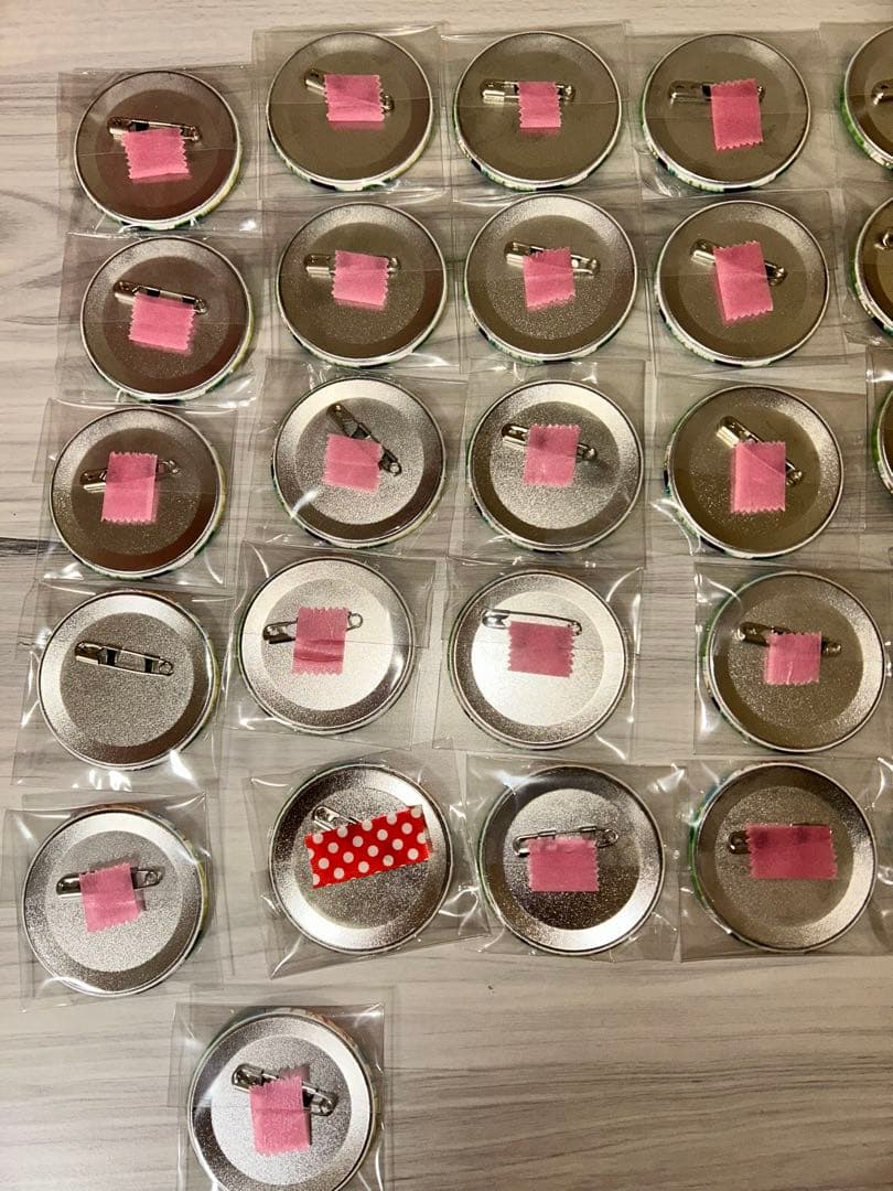 衣更真緒 缶バッジ リンベル 41個