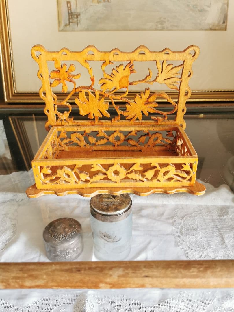 アンティークベルギー 透かし五面草花紋彫 木製小箱 小物入れ アール・ヌーヴォー