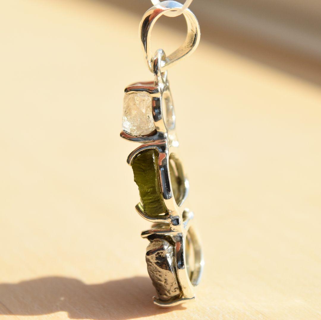 ハーキマーダイヤモンド、モルダバイト、カンポ・デル・シエロ隕石ペンダントトップ