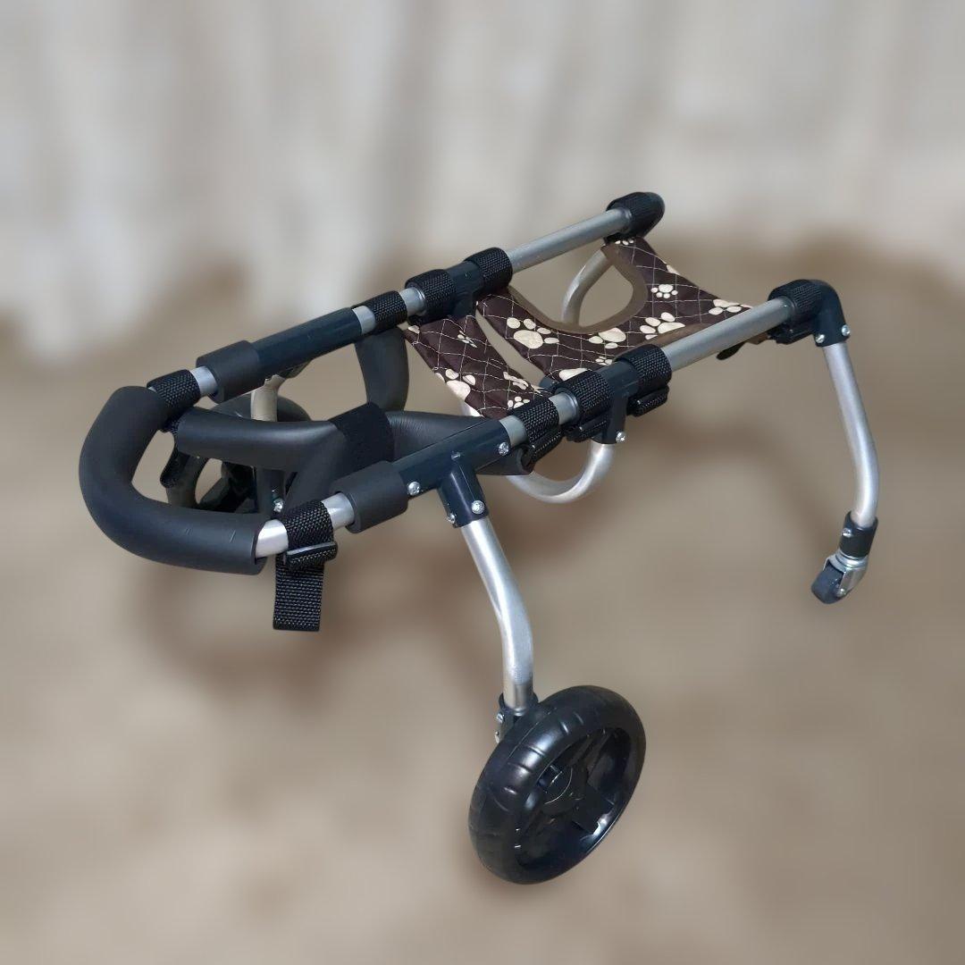 ワンちゃん4輪　リハビリ　食事補助　犬用車椅子　床ずれ防止　犬の歩行器