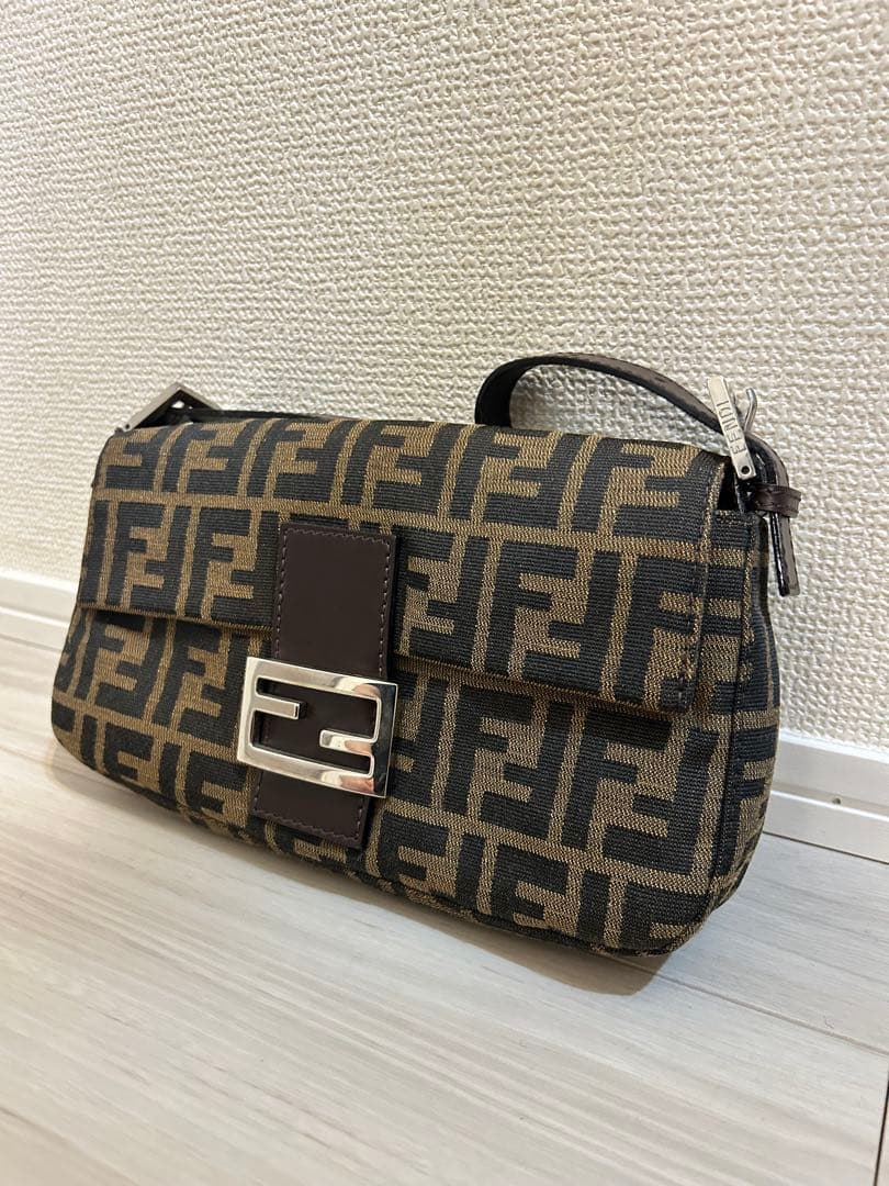 FENDI ズッカ柄 マンマバケット ワンショルダー FFロゴ