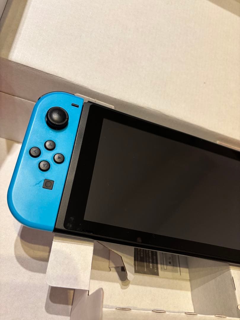 Nintendo Switch 本体　ネオン