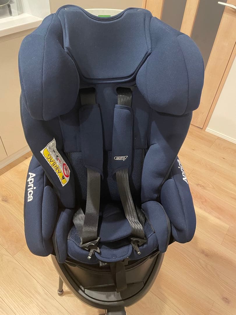 Apricaディアターンプラス　ISOFIX チャイルドシート