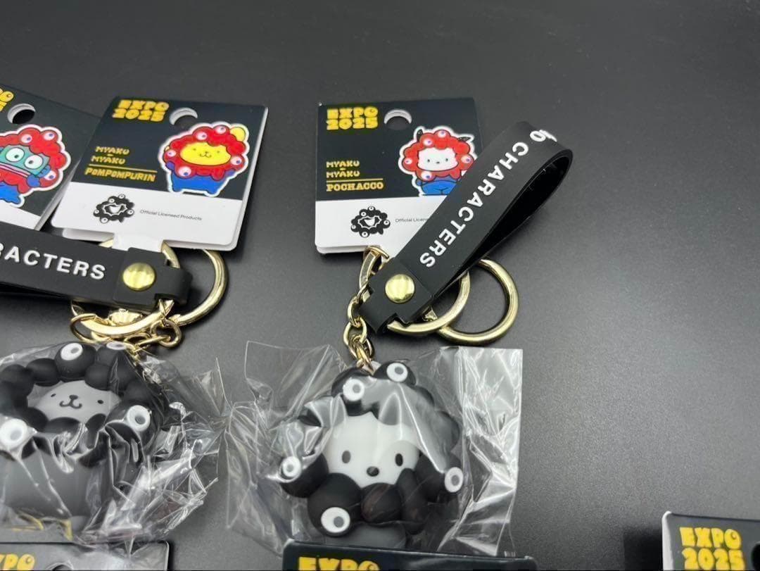 大阪万博　コンプリート７種　サンリオ　黒ミャクミャク 丁寧梱包　防水対応