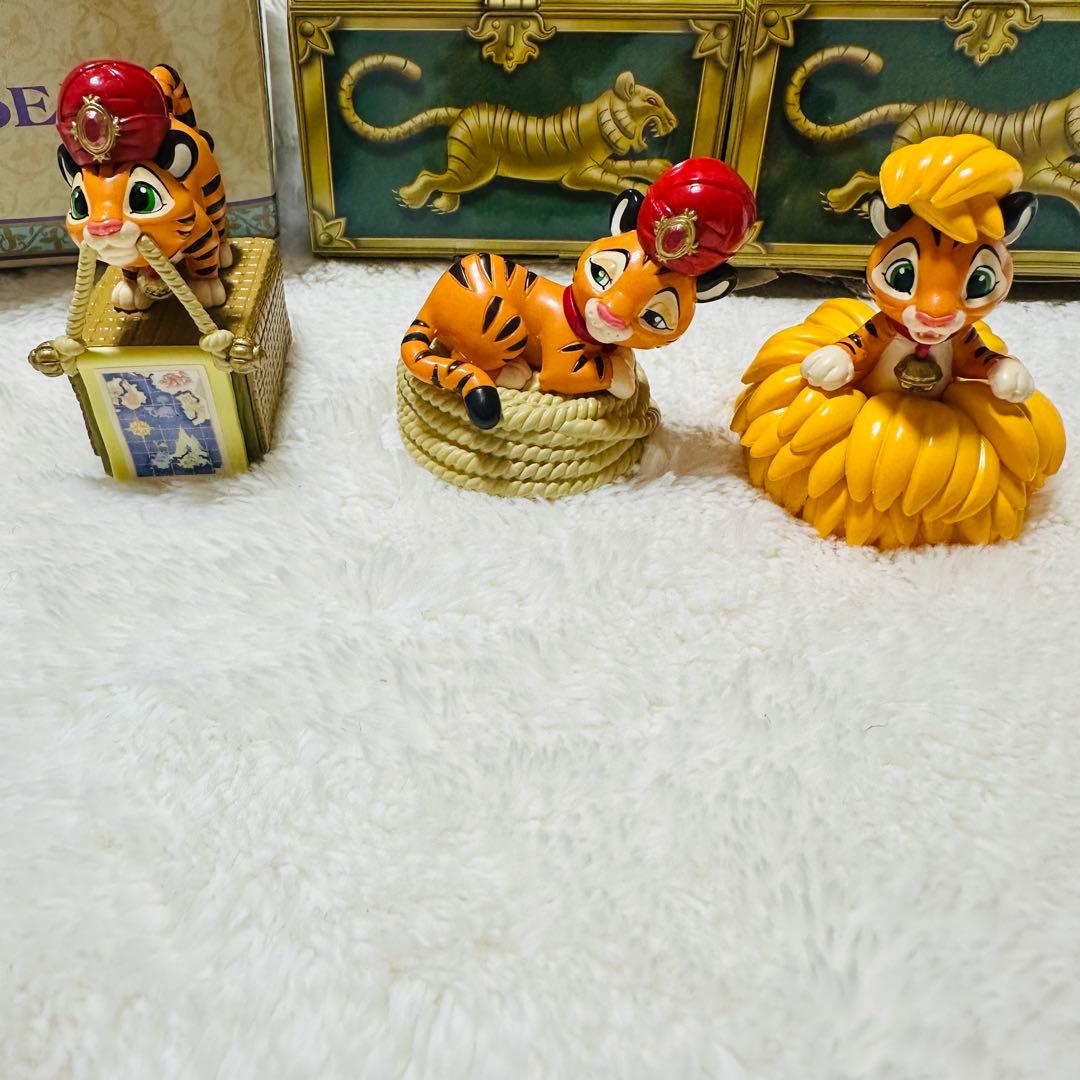 ディズニーシー　ミニチュア フィギュアコレクション　チャンドゥ　シンドバッド　虎