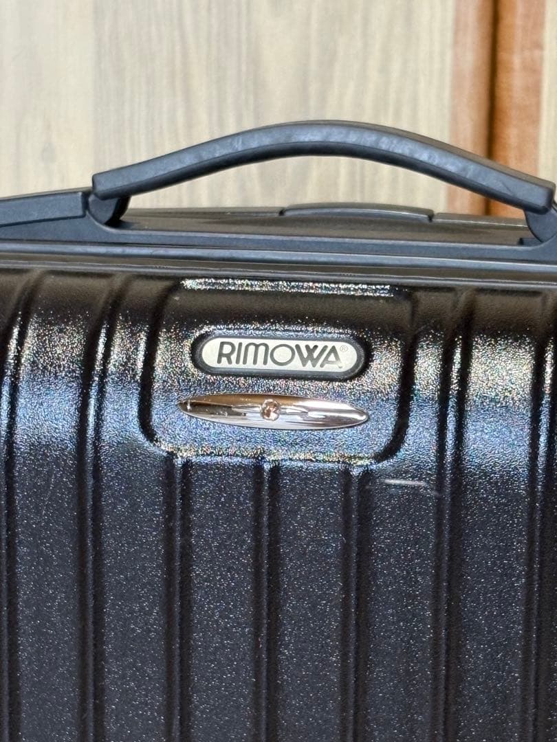 大特価　傷あり　RIMOWA ブラック キャリーケース　機内持ち込みサイズ