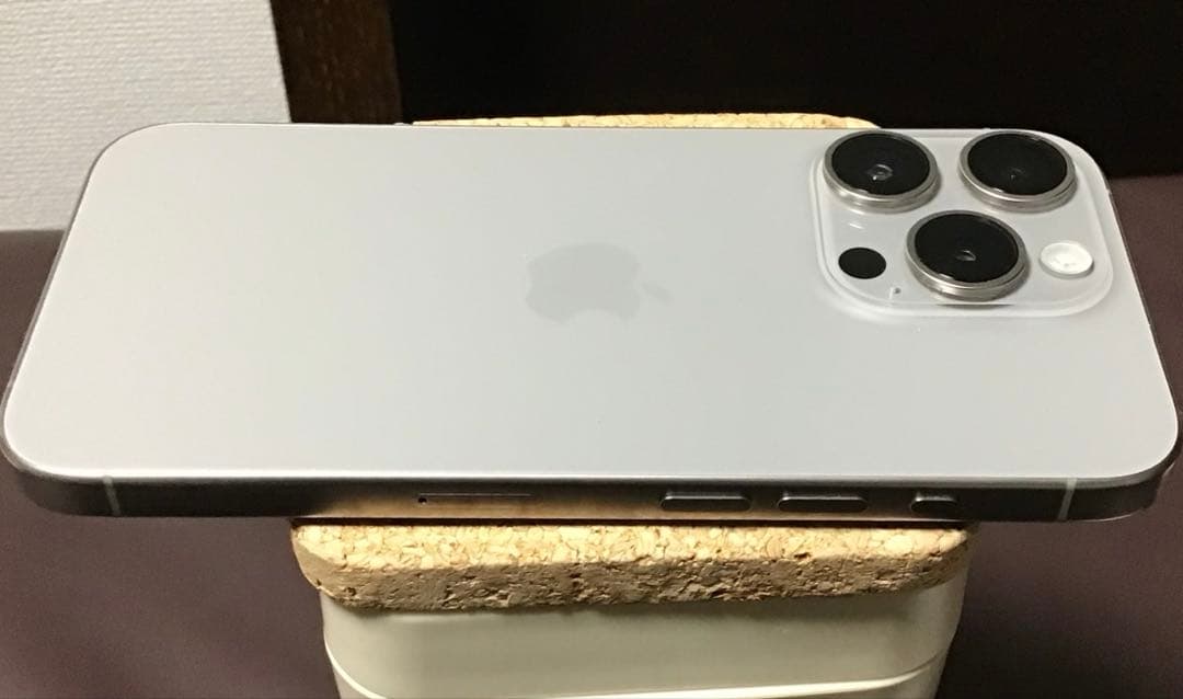 【限定値下げ】iPhone 15 Pro 256GB ナチュラルチタニウム