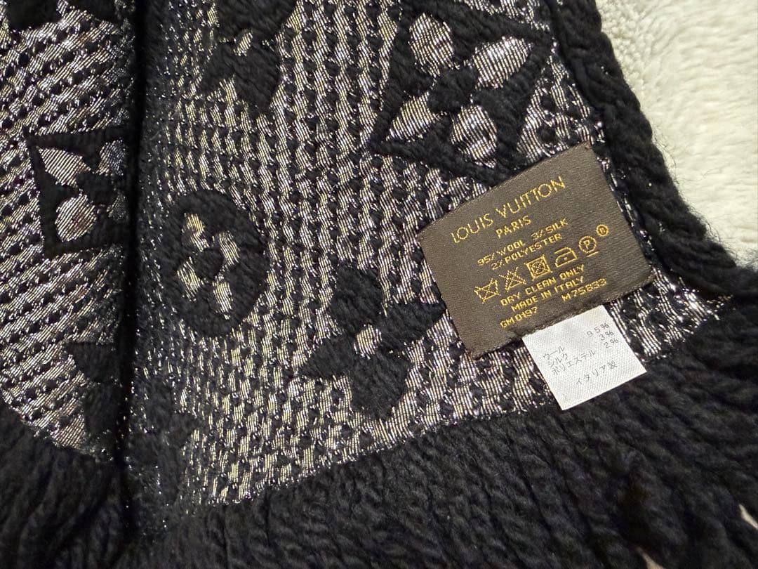 LOUIS VUITTON ブラック マフラー