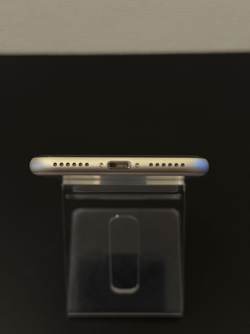 極美品 128GB Apple iPhone SE 3 スターライト　ホワイト