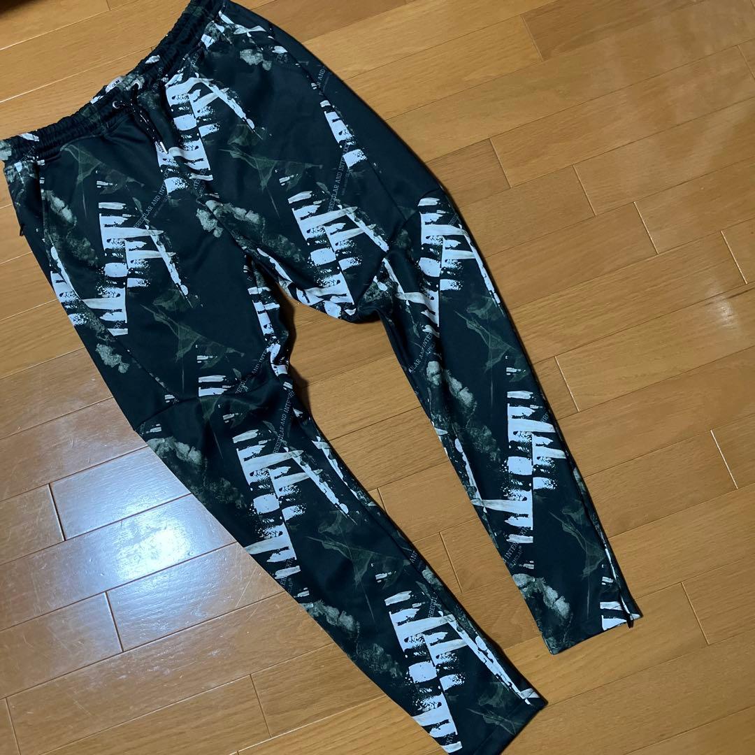 【GLIMCLAP】サルエルイージーパンツ/モノトーン総柄