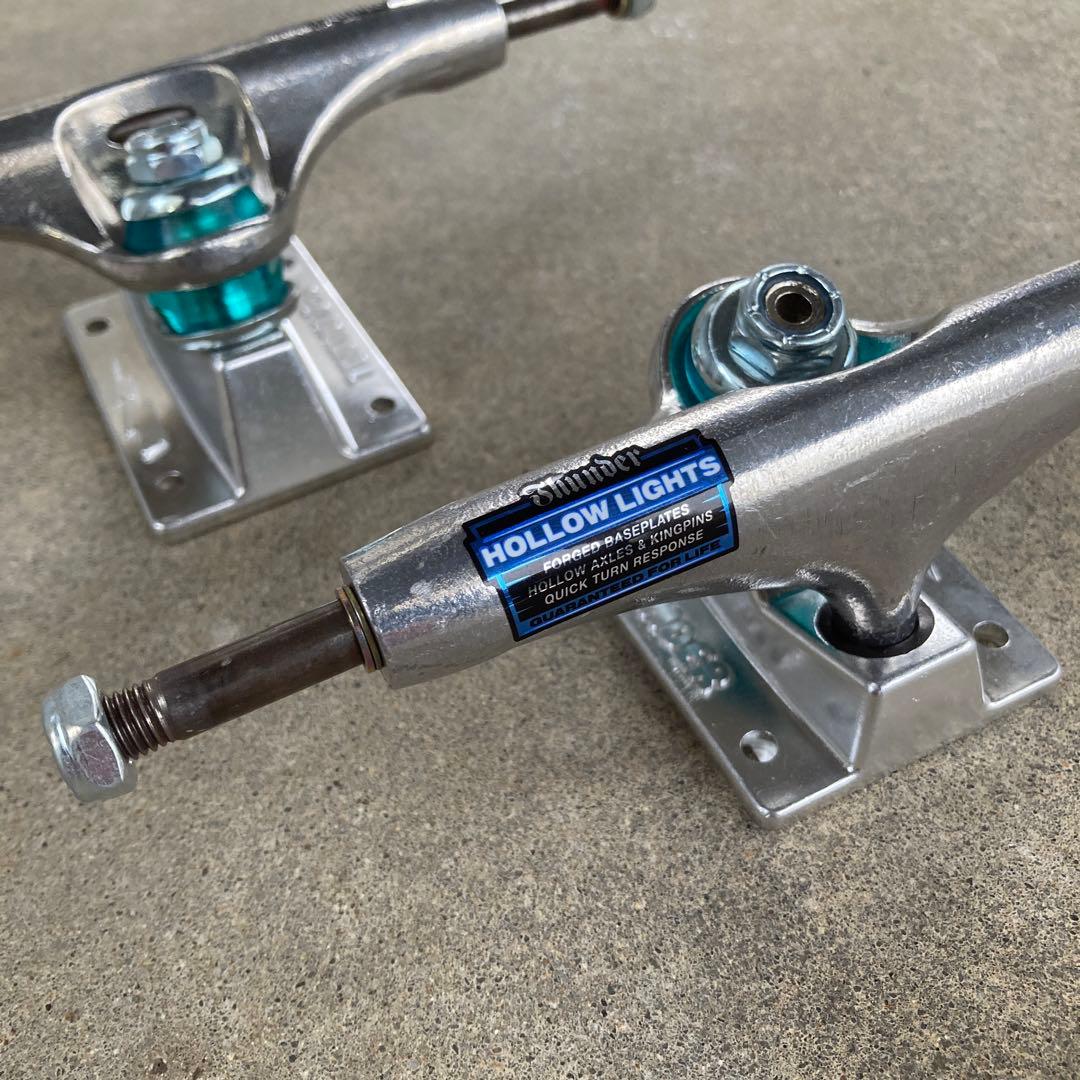 新品THUNDER TRUCK HOLLOW LIGHTS POLISH 147