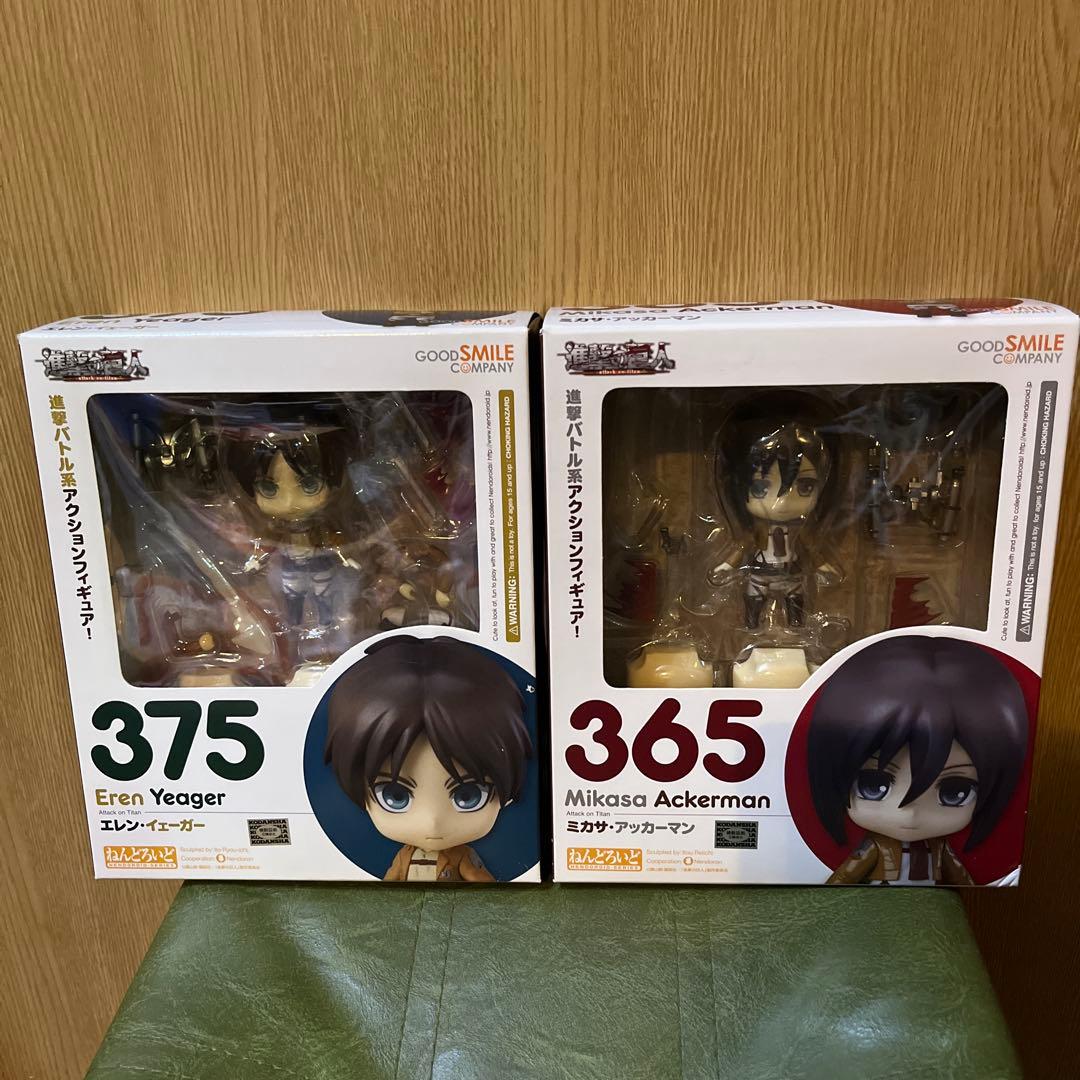 進撃の巨人　ねんどろいど　エレン　ミカサ　フィギュア
