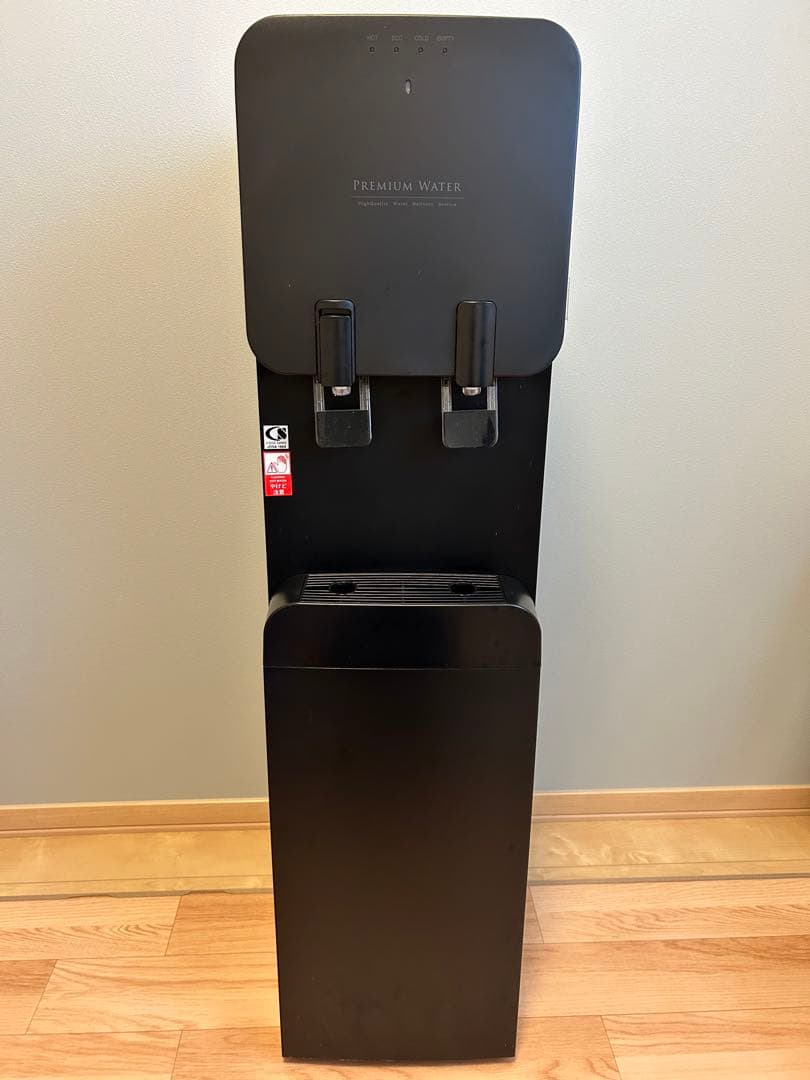 ウォーターサーバー　プレミアムウォーター famfit黒