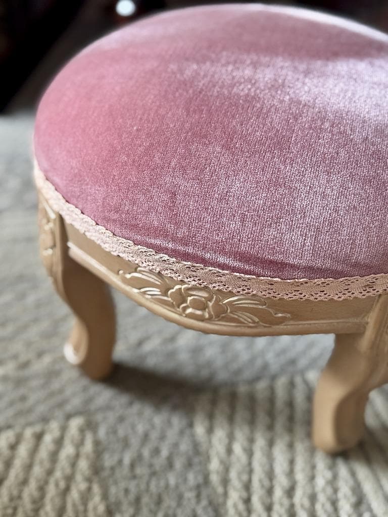 美品　張り替済み　フットスツール　足置き かわいいベビーピンク