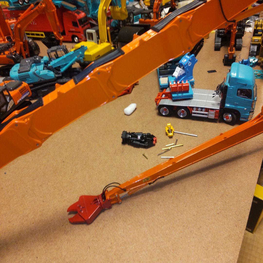 日立建機　ZAXIS 1000K ロングブーム、ツーピースブーム　1/50