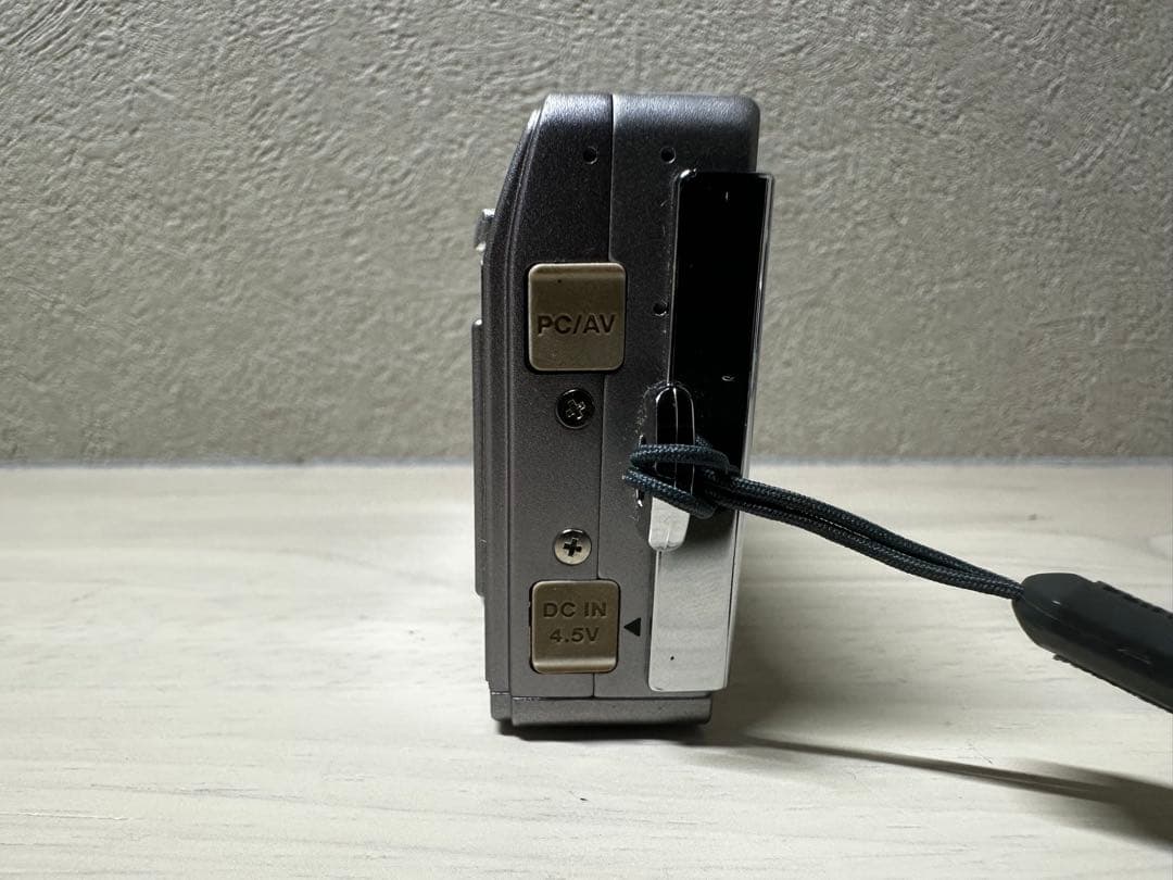 希少【極美品】PENTAX OPTIO S5I デジカメ　シルバー ペンタックス