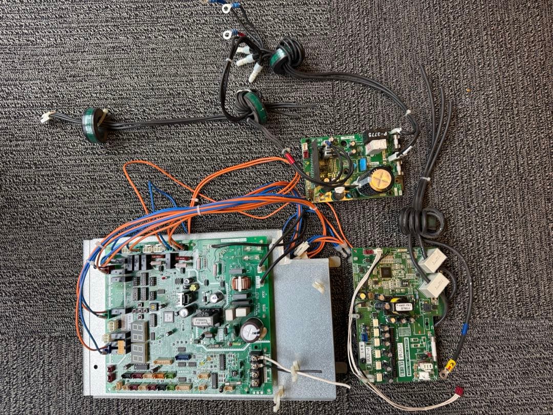 日立　業務用エアコン　室外機　基板　HITACHI