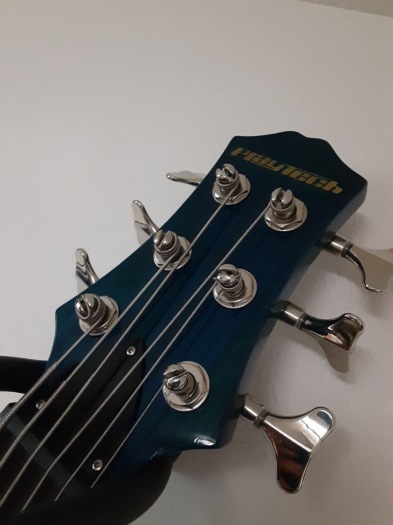 メルカリ便　playtech 6弦ベース　レギュラーチューニング済み