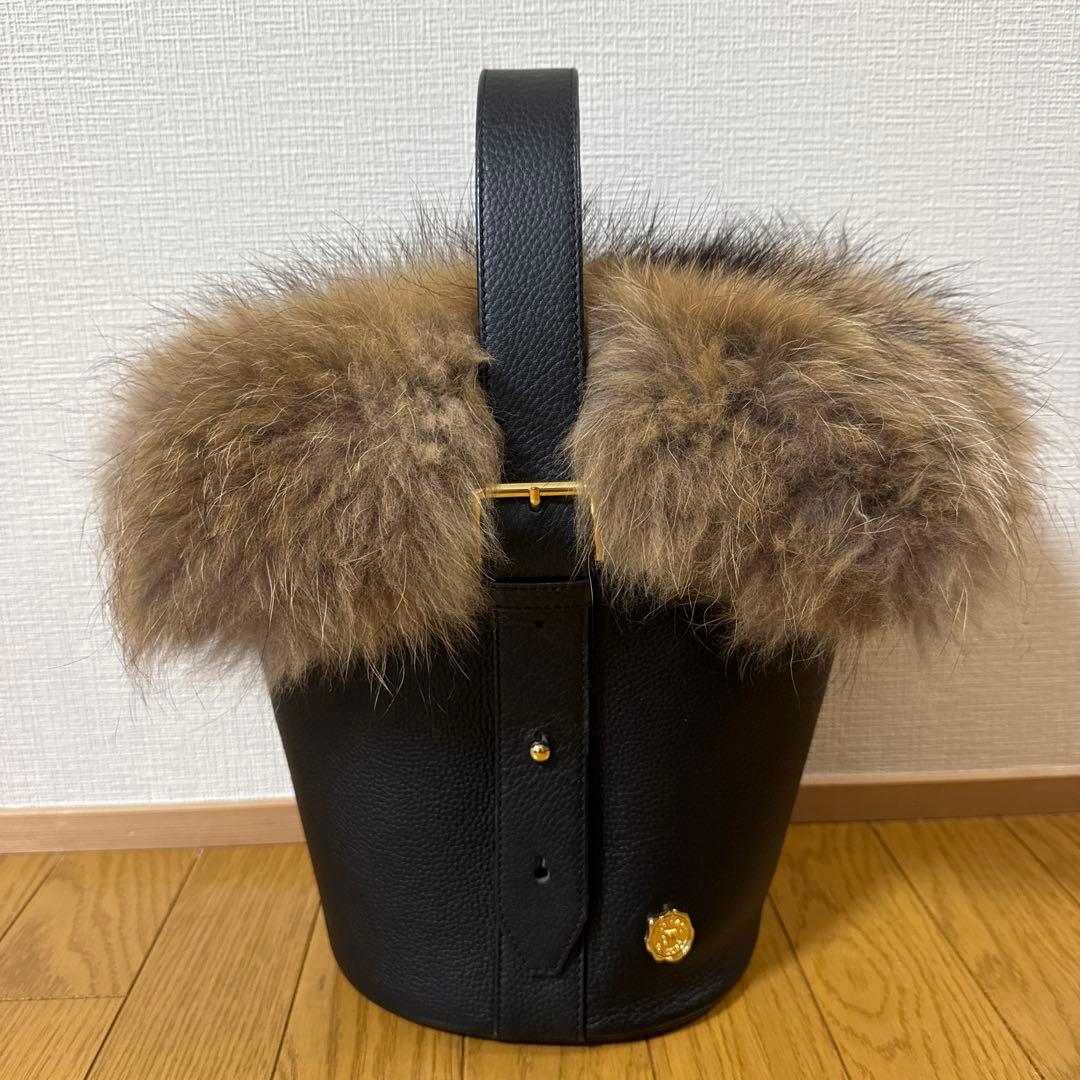 TOPKAPI シュリンクレザー・リアルファー付きバケツ型バッグ