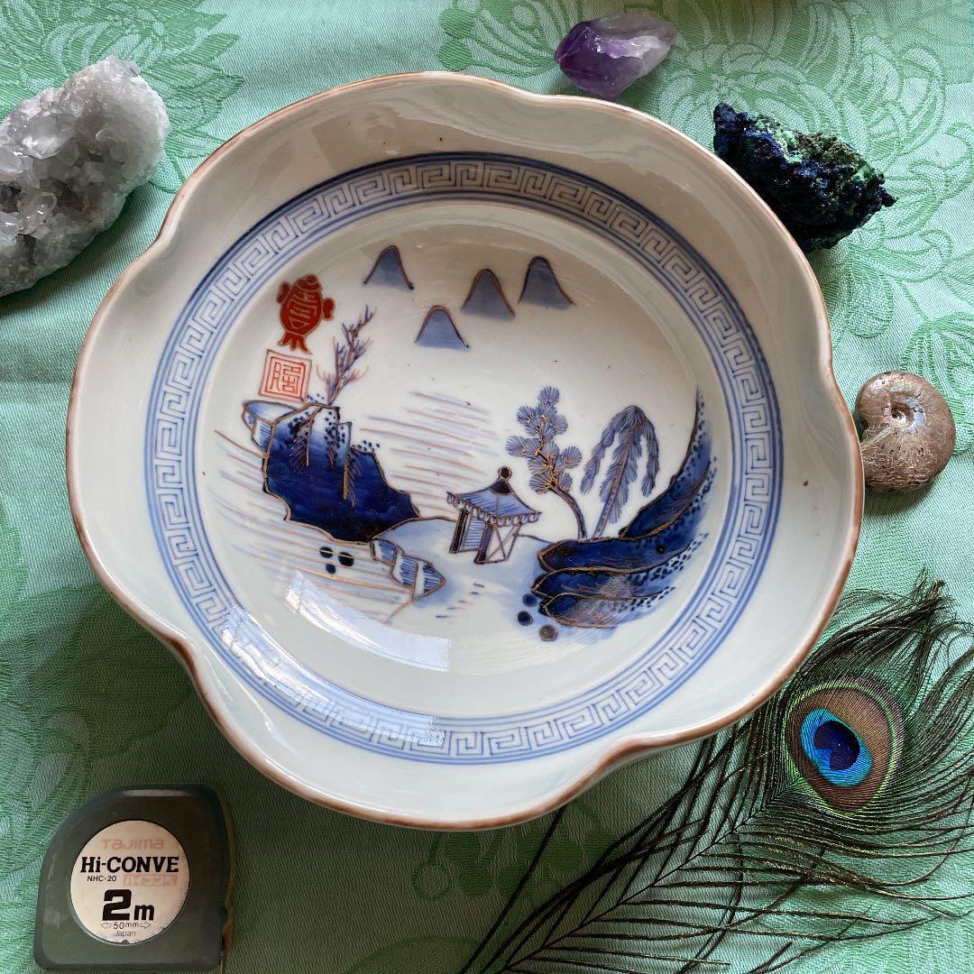 伊万里焼　三つ足　金彩　染付　山水画