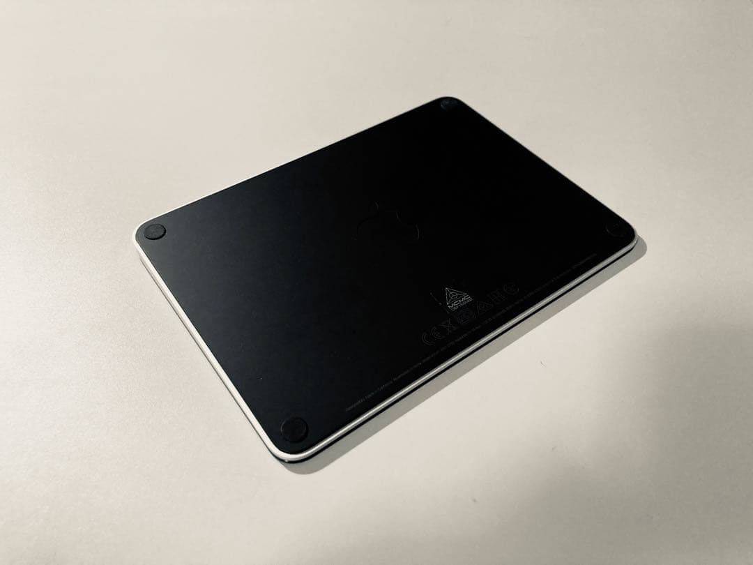 Magic Trackpad USB-Cケーブル付き