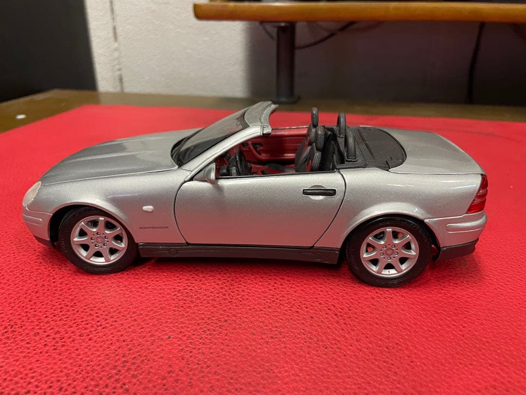 メルセデスベンツ　　SLK230   1996  赤シート